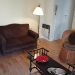 Excelente Departamento Con Balcon A La Calle Sobre Avenida