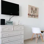 Luminoso Y Moderno Estudio En Las Canitas