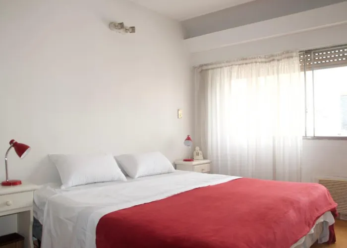 Luminous Studio Apartment. Ideal Location. By Owner.