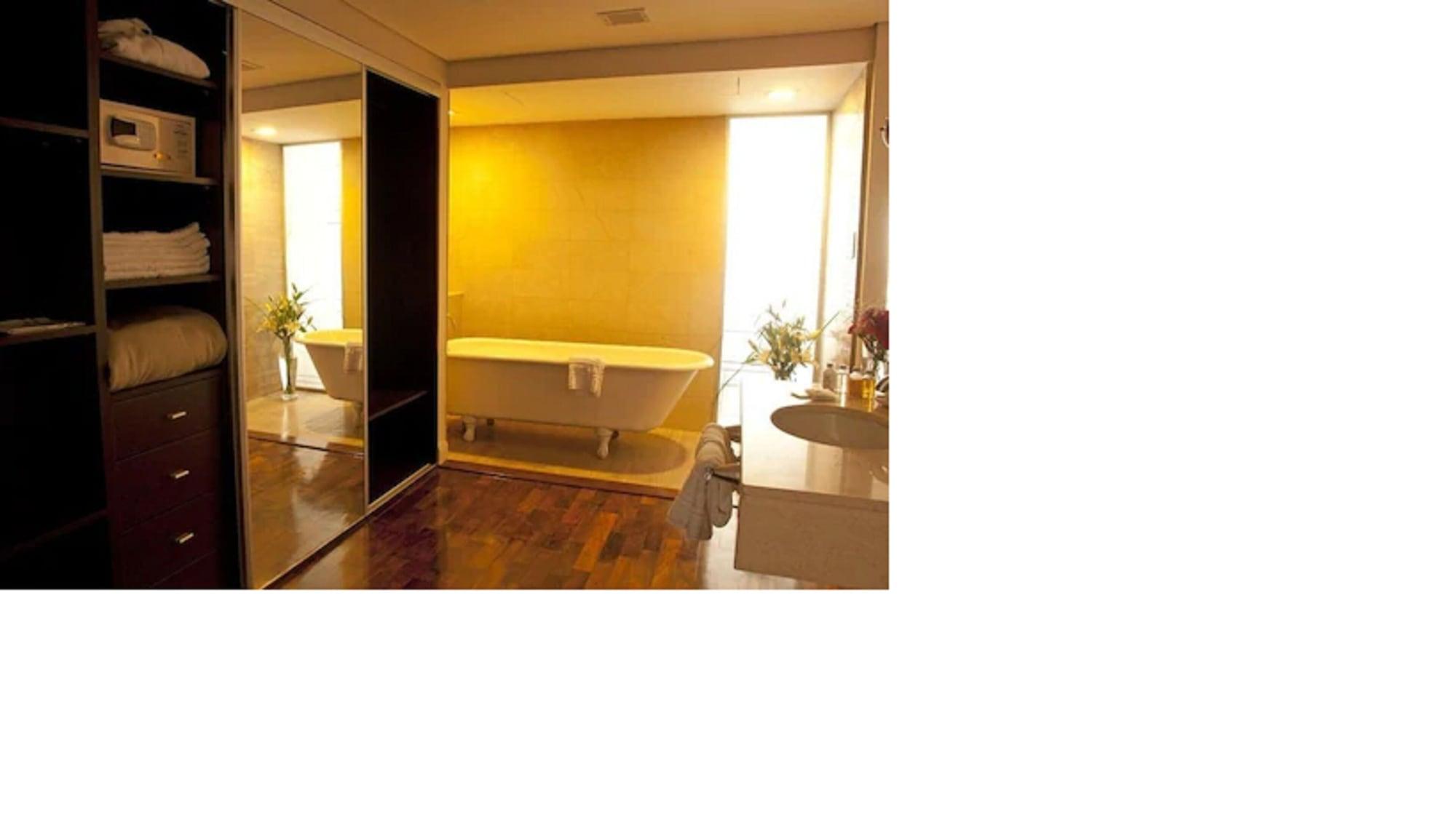 Kenton Palace Hotel