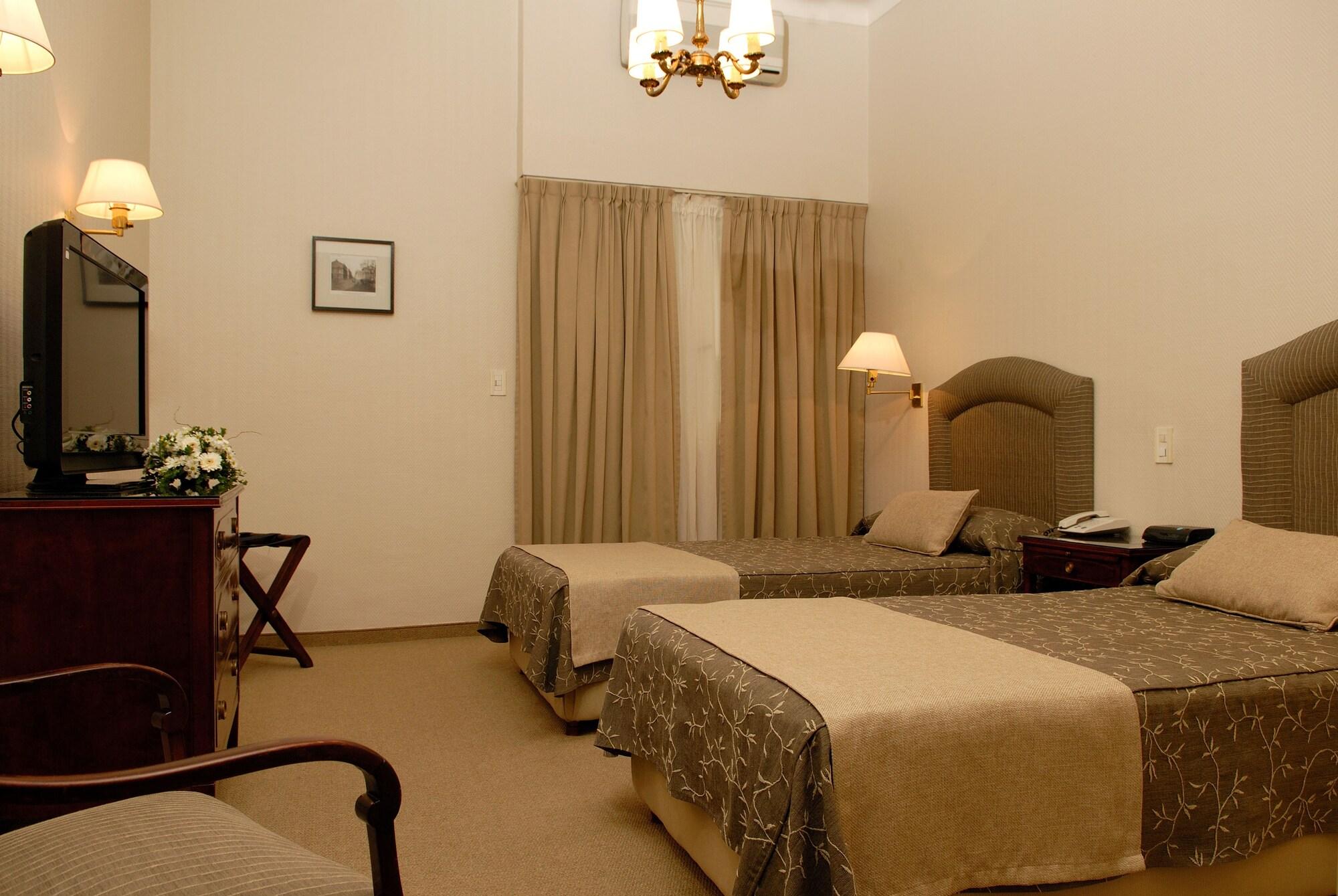 Lafayette Hotel 4*