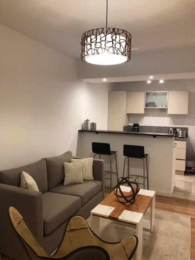 Apartment Deluxe In Excellent Location *