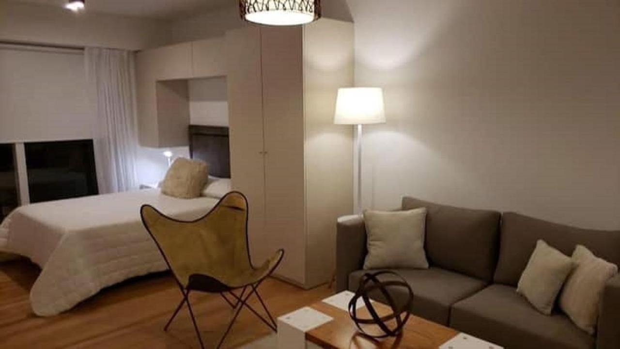 Apartment Deluxe In Excellent Location *