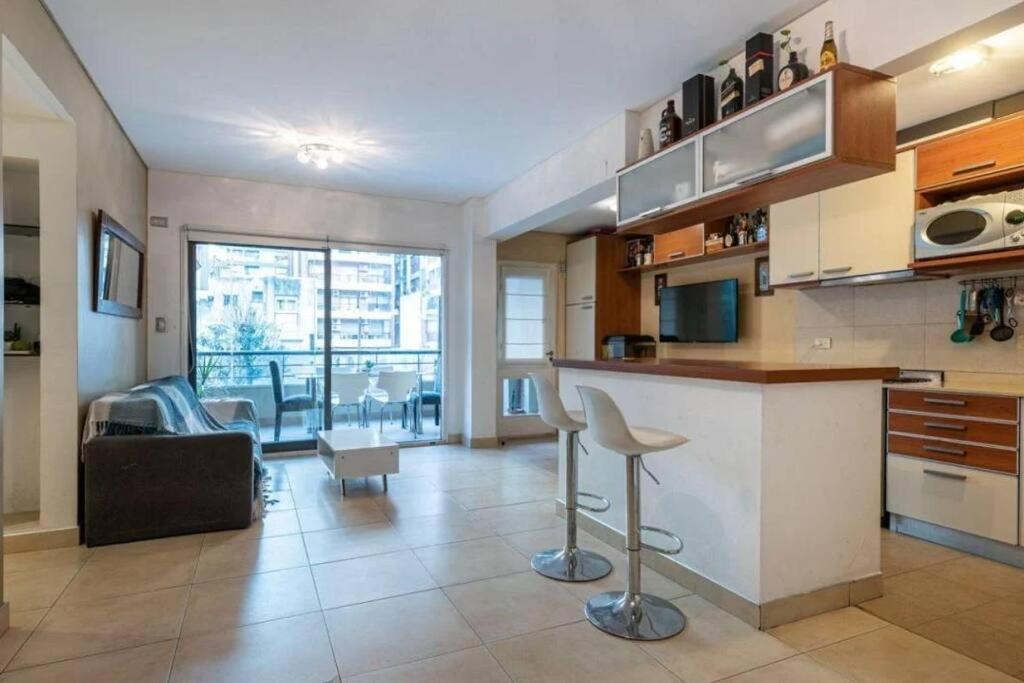 Departamento Semipiso, 2 Habitaciones, Con Parrilla Y Estacionamiento Privado *