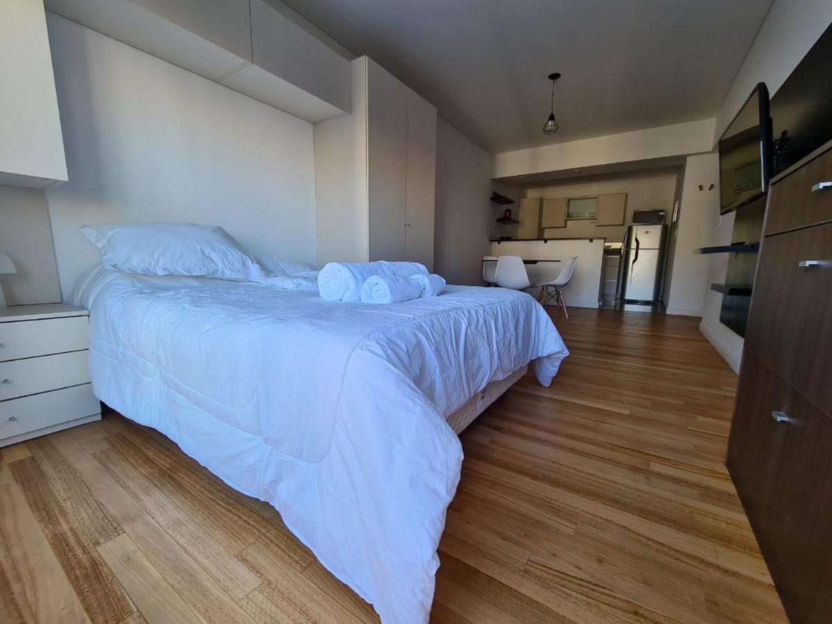 Deluxe In Excellent Location Apartment