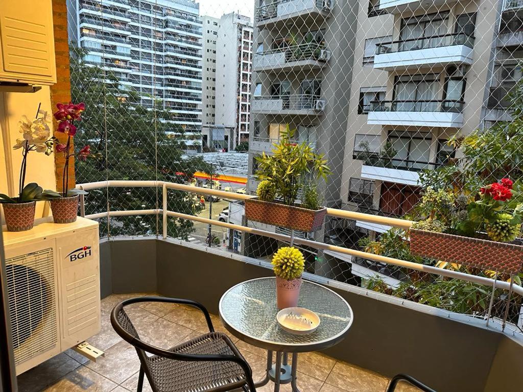Apartamento Semipiso En La Mejor Zona De Belgrano Todo Al Frente Con Parking Privado Y A Metros Del Subway 2 Parrrilla Solarium Cocina Amplia Lavadero Y Mobiliario Todo A Nuevo * Buenos Aires