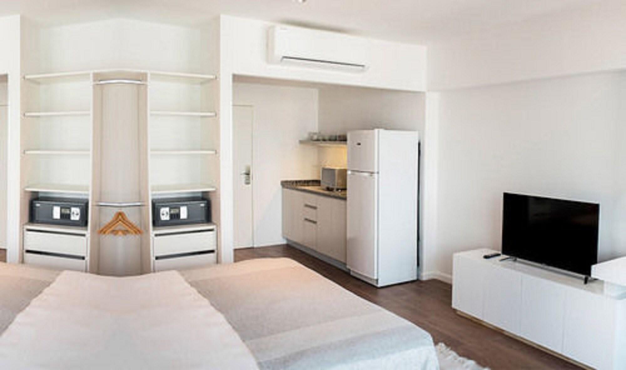Downtown Aparthotel 3*