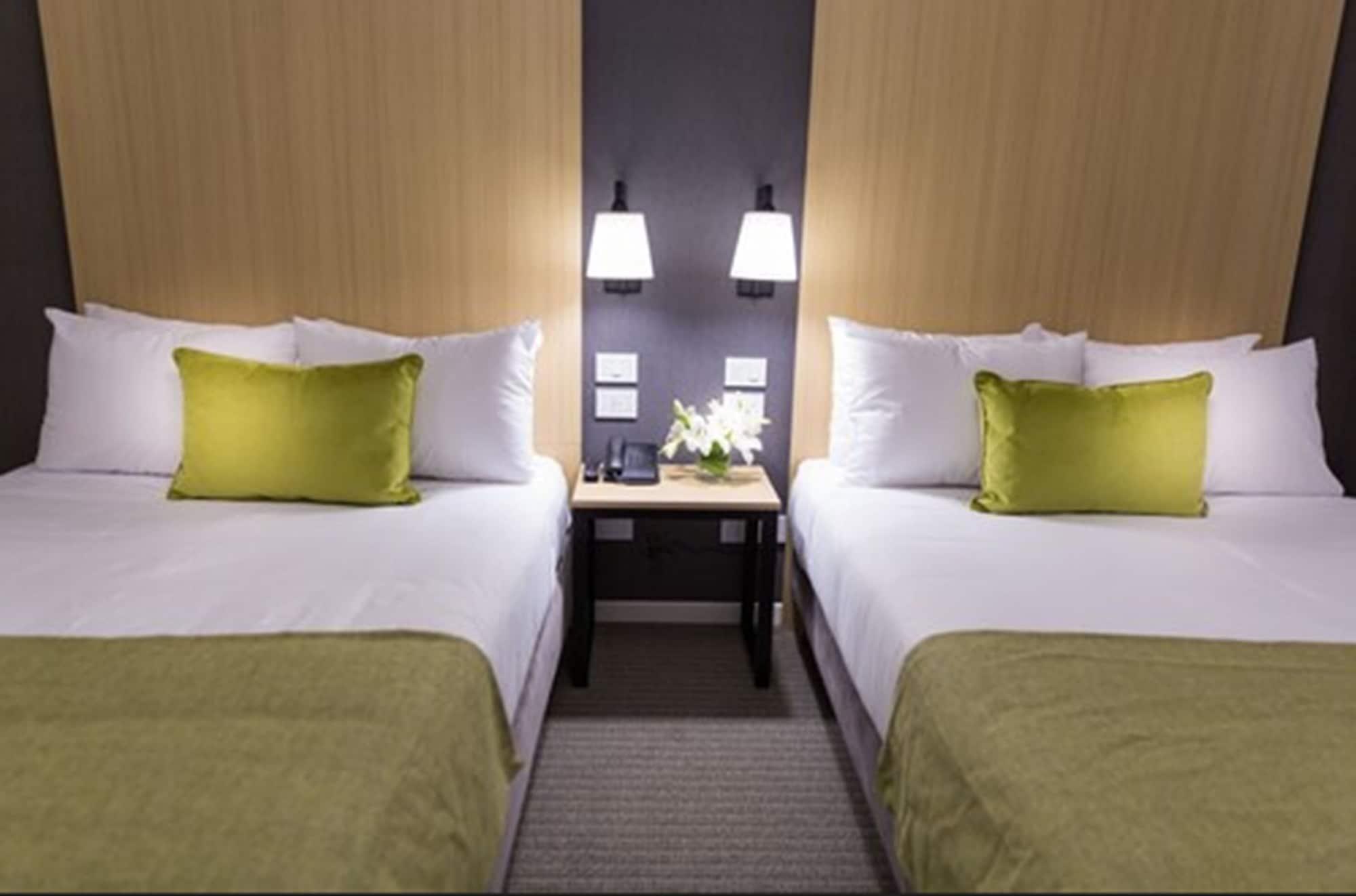 Howard Johnson Plaza Hotel