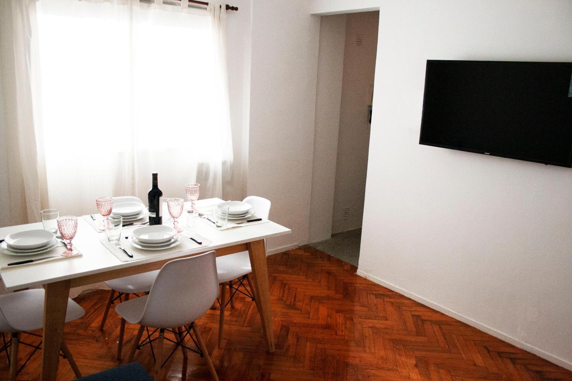 Peron 4227 Apartment