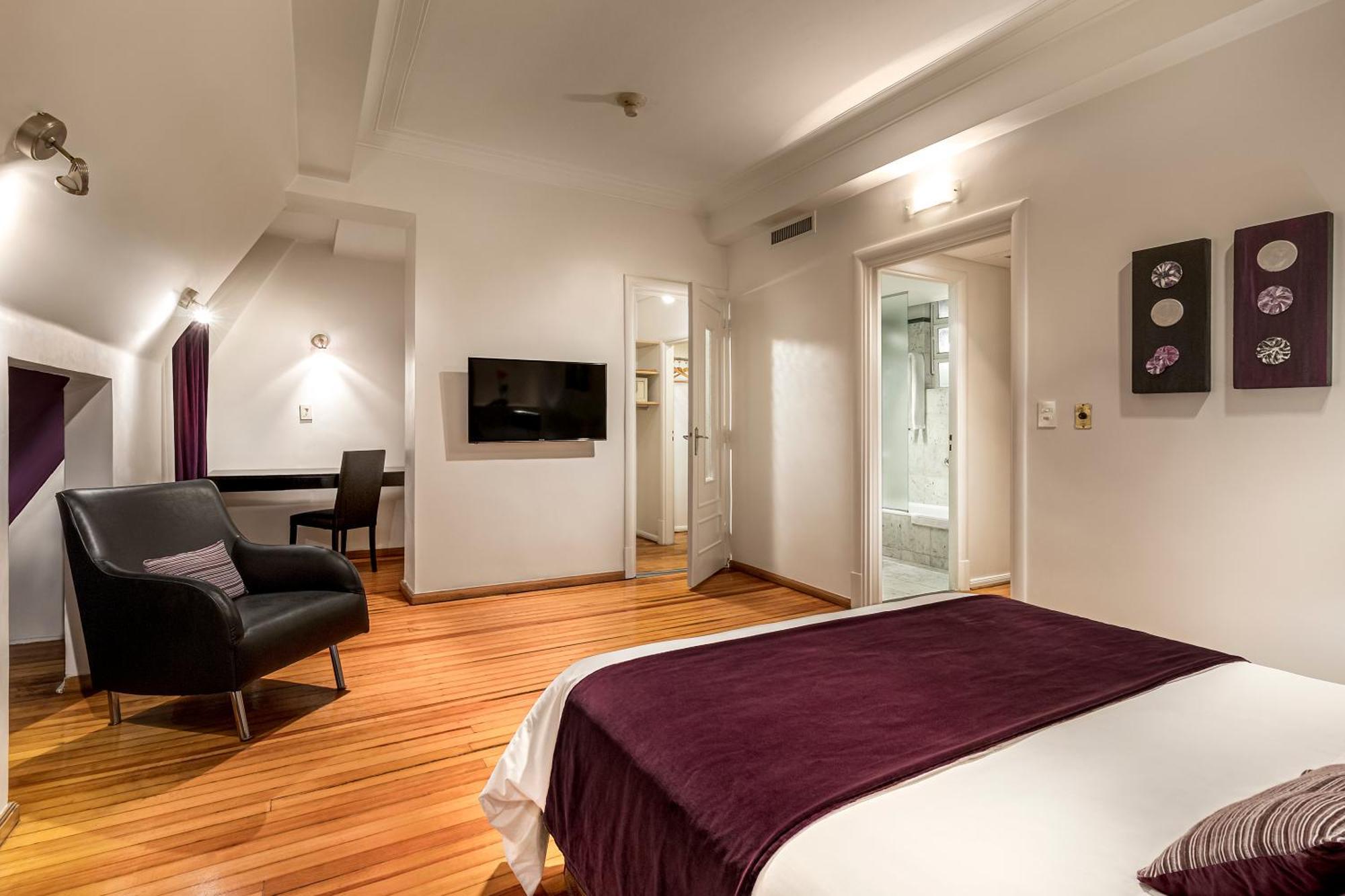 Broadway & Hotel Buenos Aires