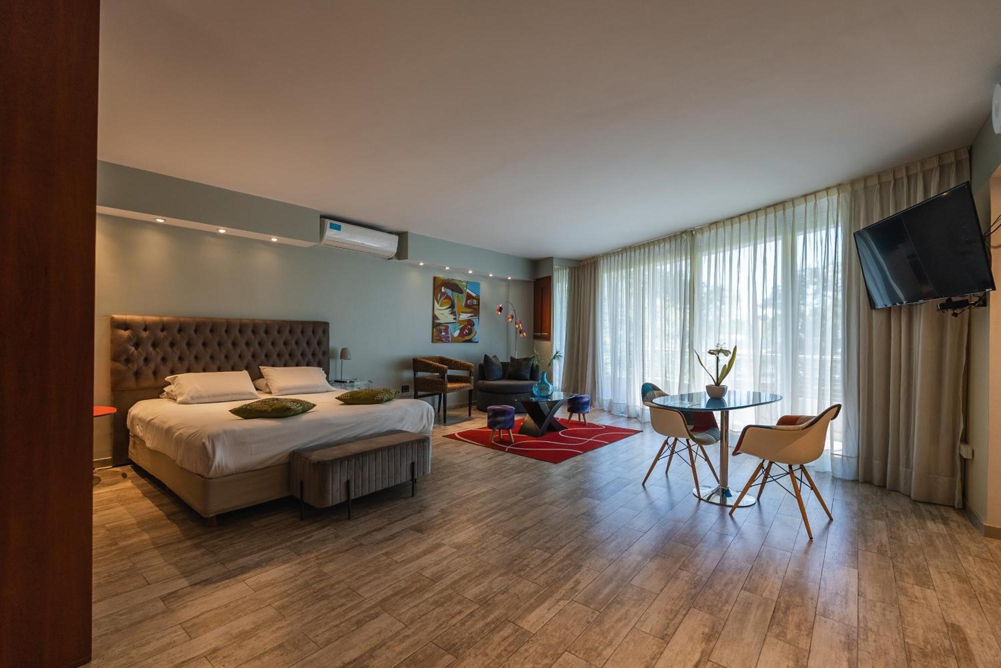 Shoshana Boutique Hotel
