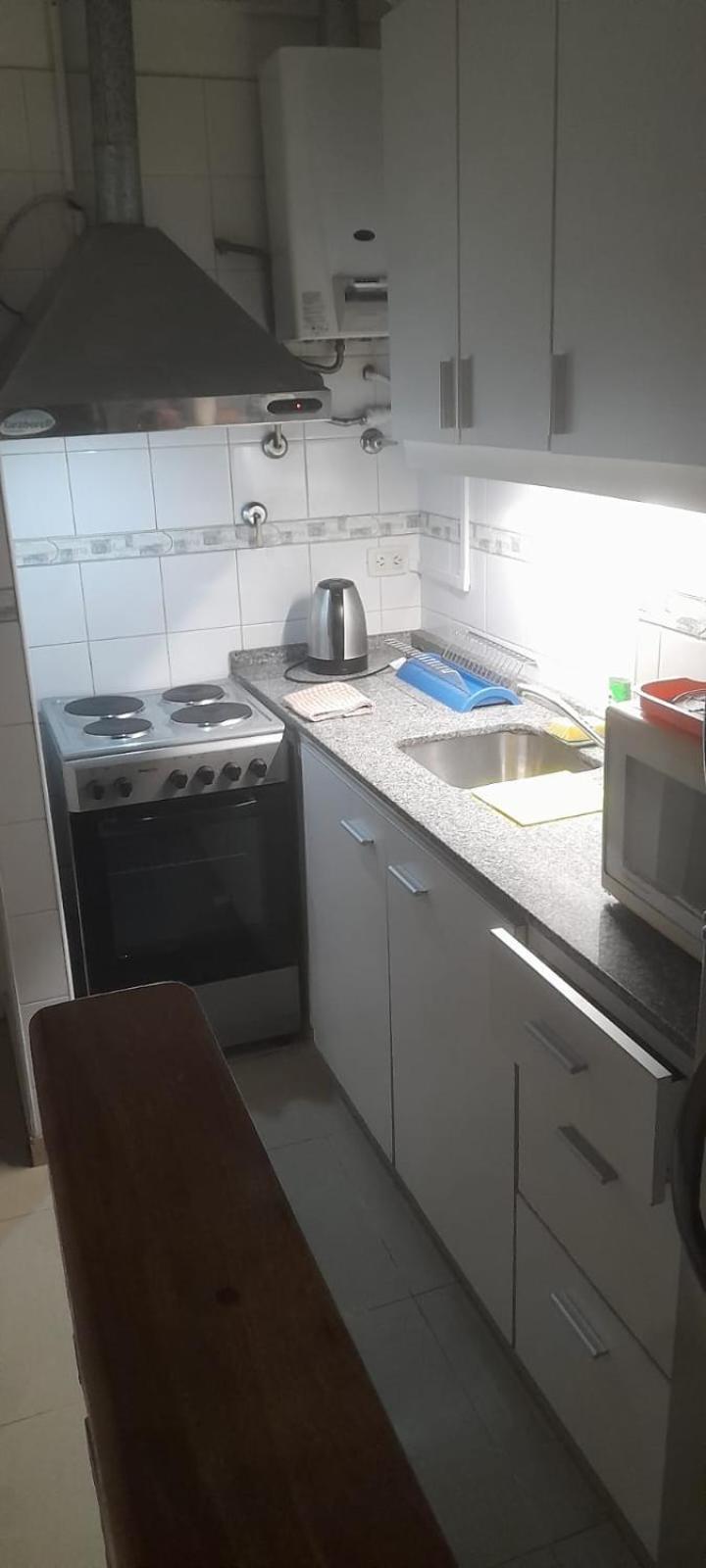 Corrientes Y Uruguay Apartment