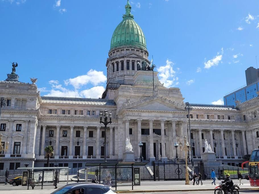 Amplio Dpto Para 5 Con Lavarropas Frente Al Congreso Nacional *