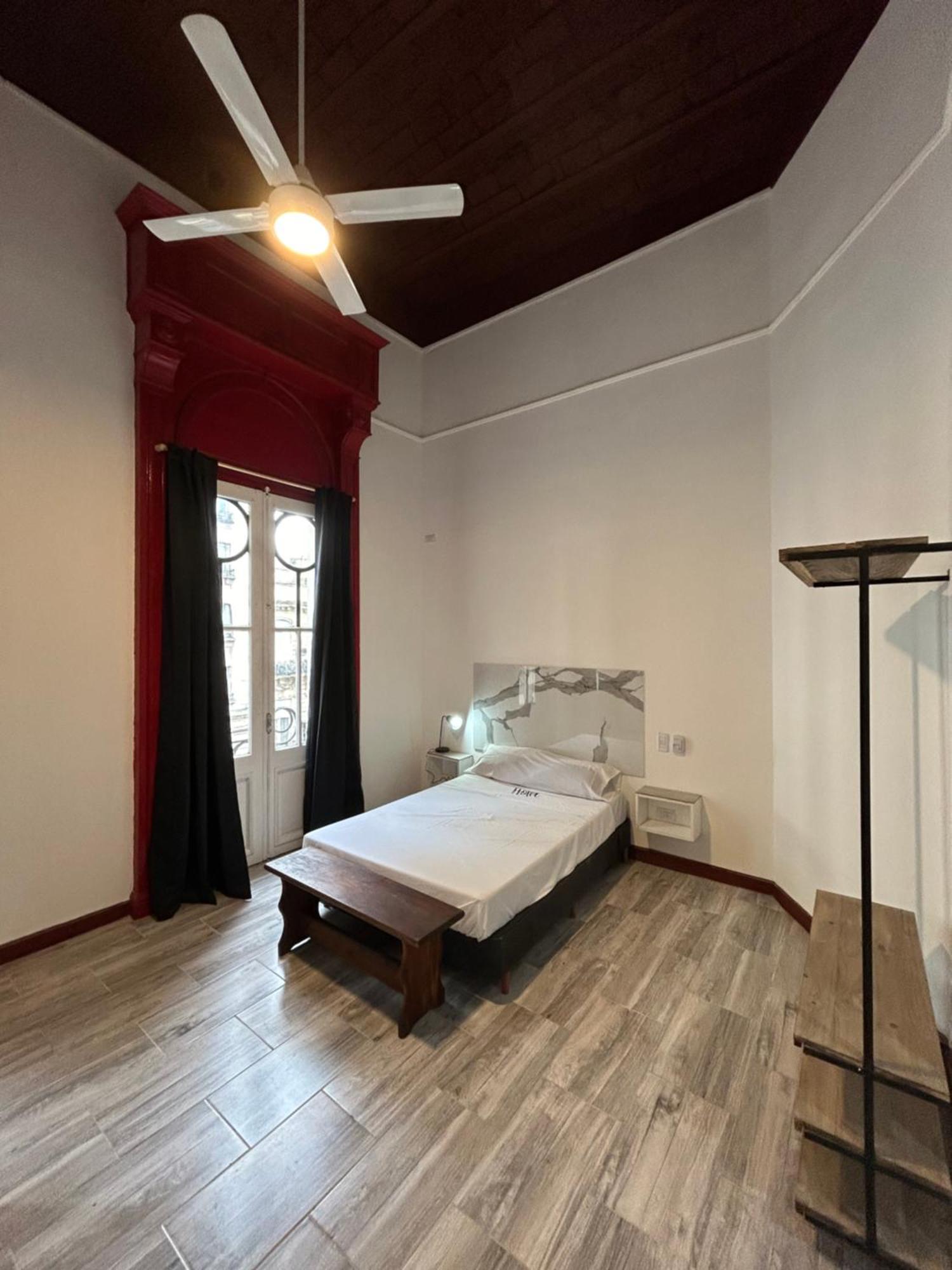 Apartment Cordoba Departamento, A 200 Mts De Peatonal Florida Y A 200 Mts Av 9 De Julio