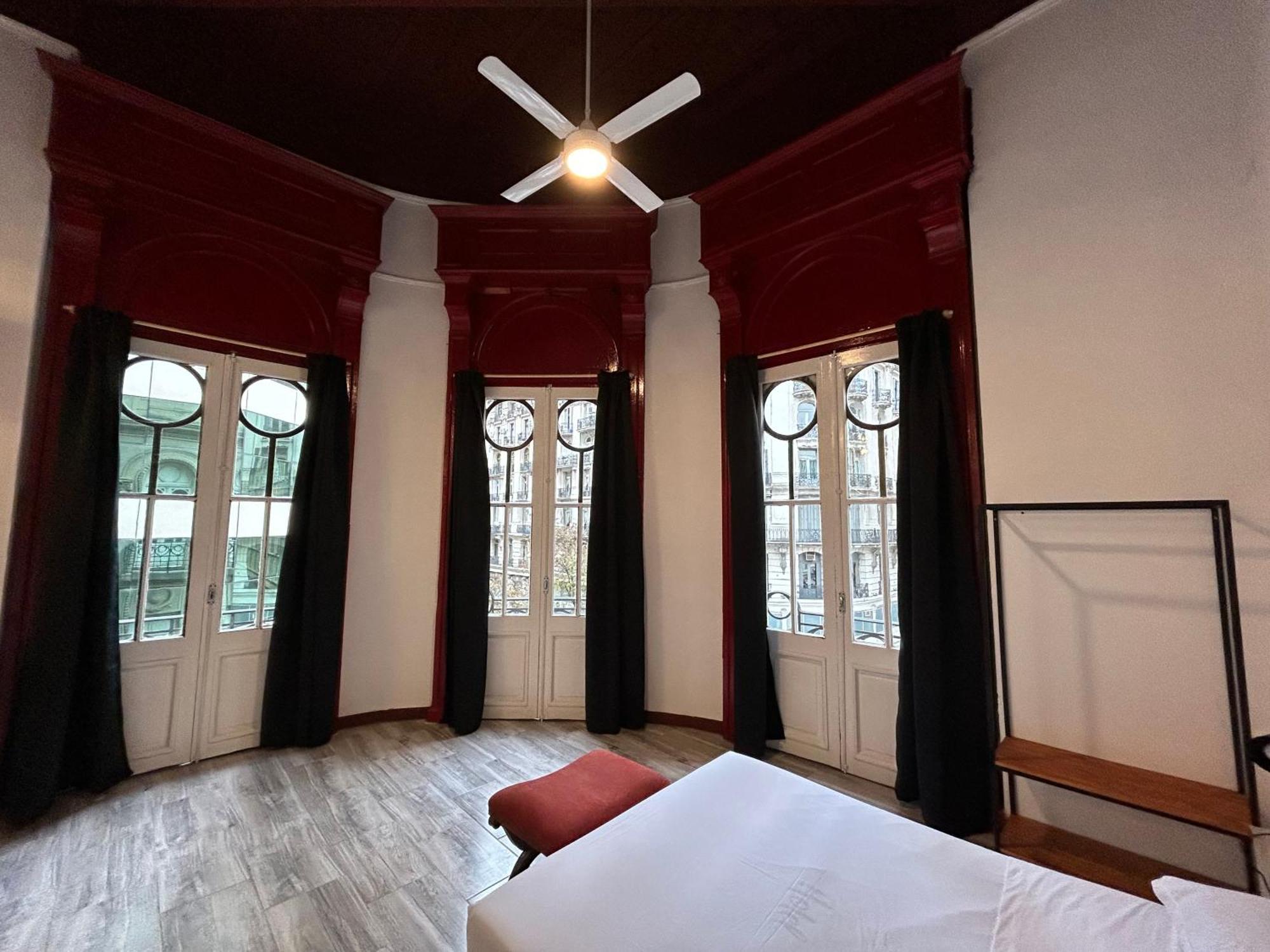 Cordoba Departamento, A 200 Mts De Peatonal Florida Y A 200 Mts Av 9 De Julio * Buenos Aires