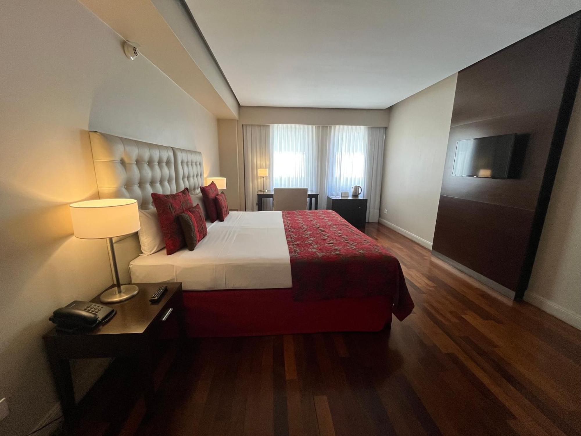 Kenton Palace Hotel 4*