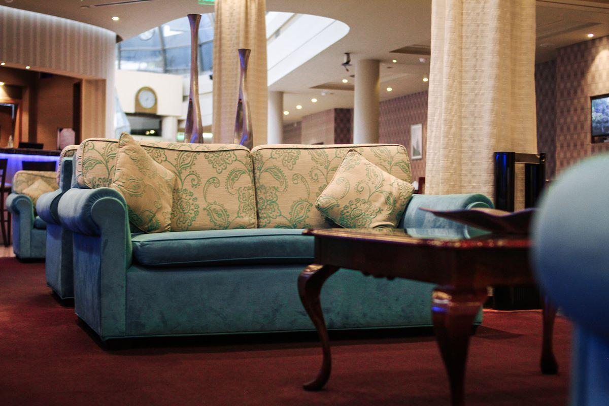 Howard Johnson Plaza By Wyndham Florida Street Hotel