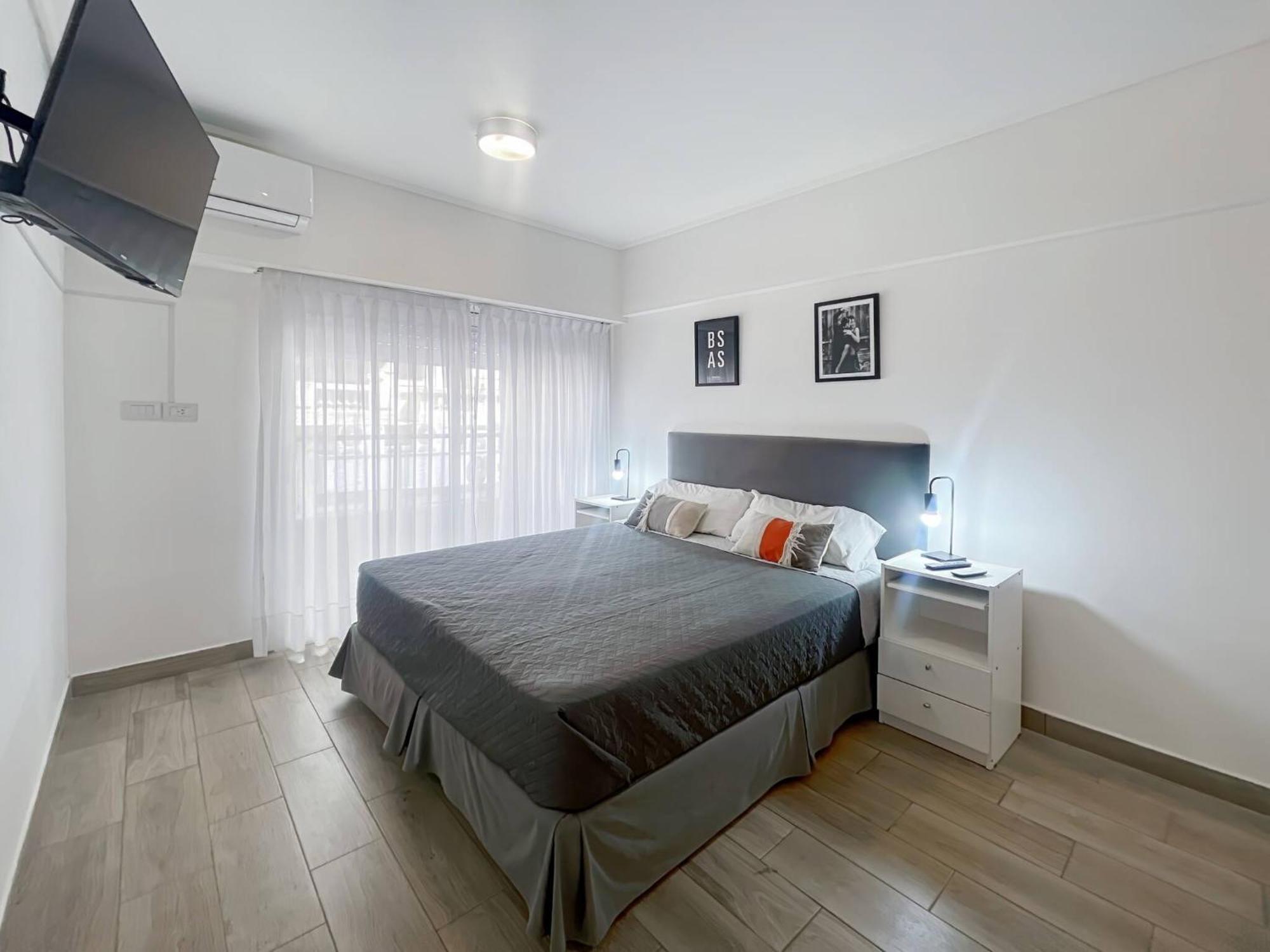 Modern With Amenities In The Heart Of The Apartment *