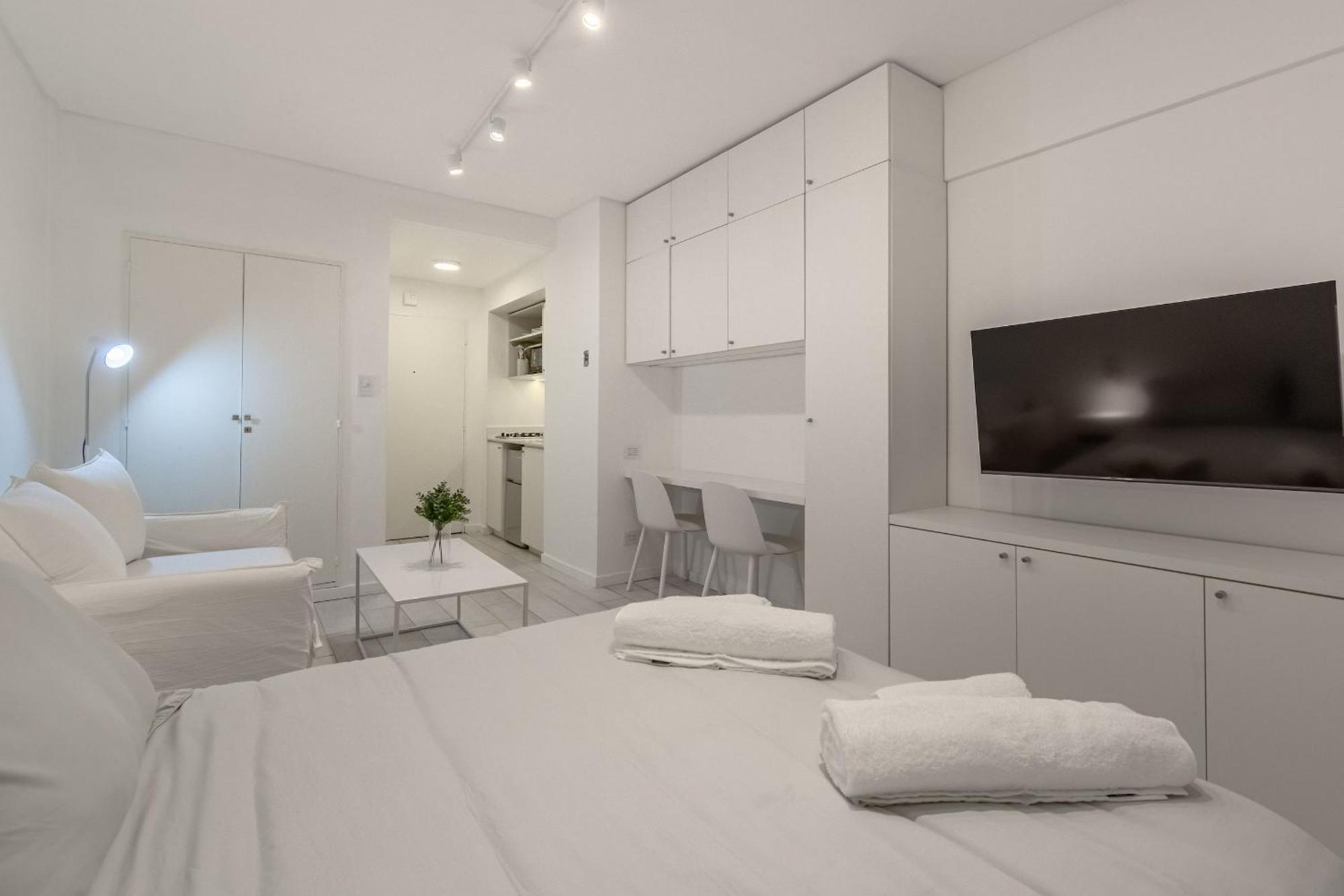 Estudio Moderno En Av. Libertador | Seguridad 24hs *