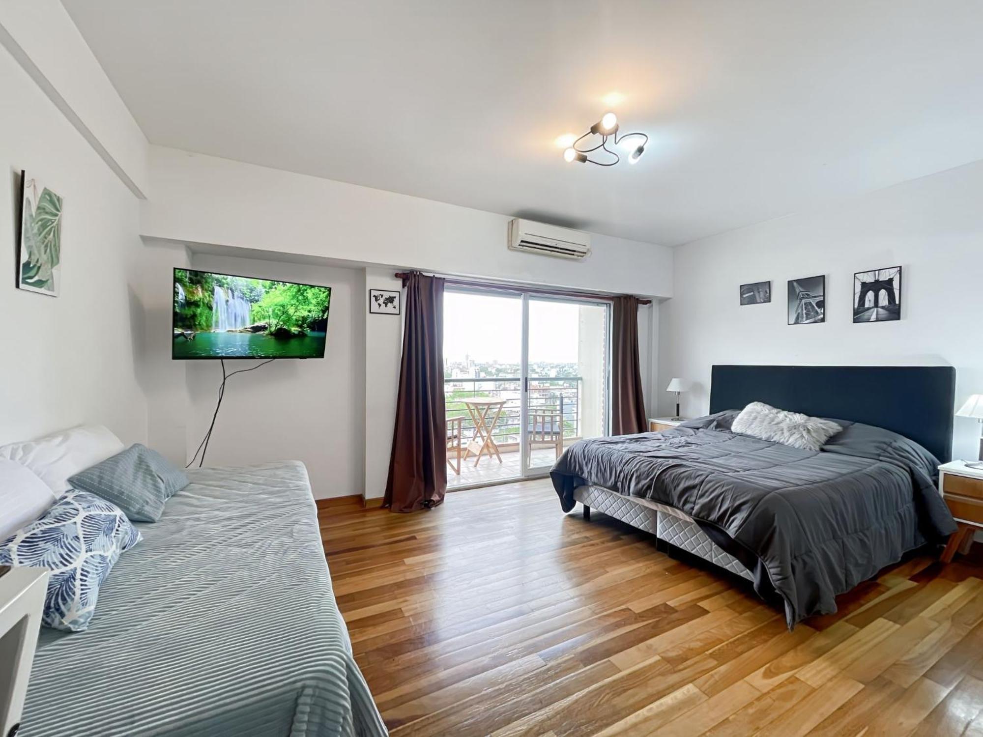 Cozy On A High Floor With Panoramic Views In Urquiza