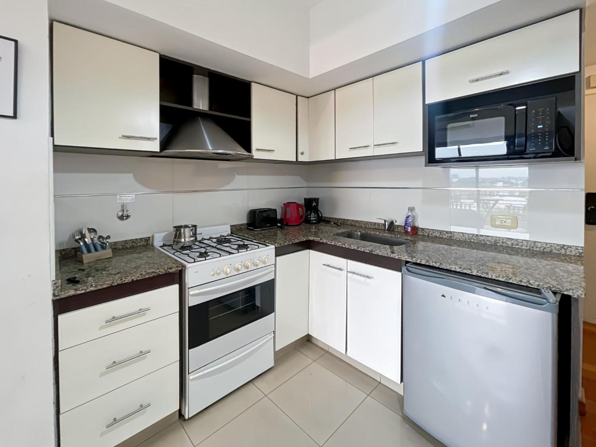 Cozy On A High Floor With Panoramic Views In Urquiza *