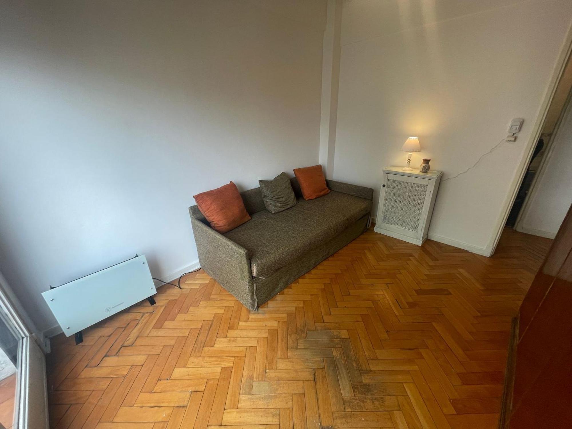 Luxurious Three-bedroom In The Heart Of Apartment