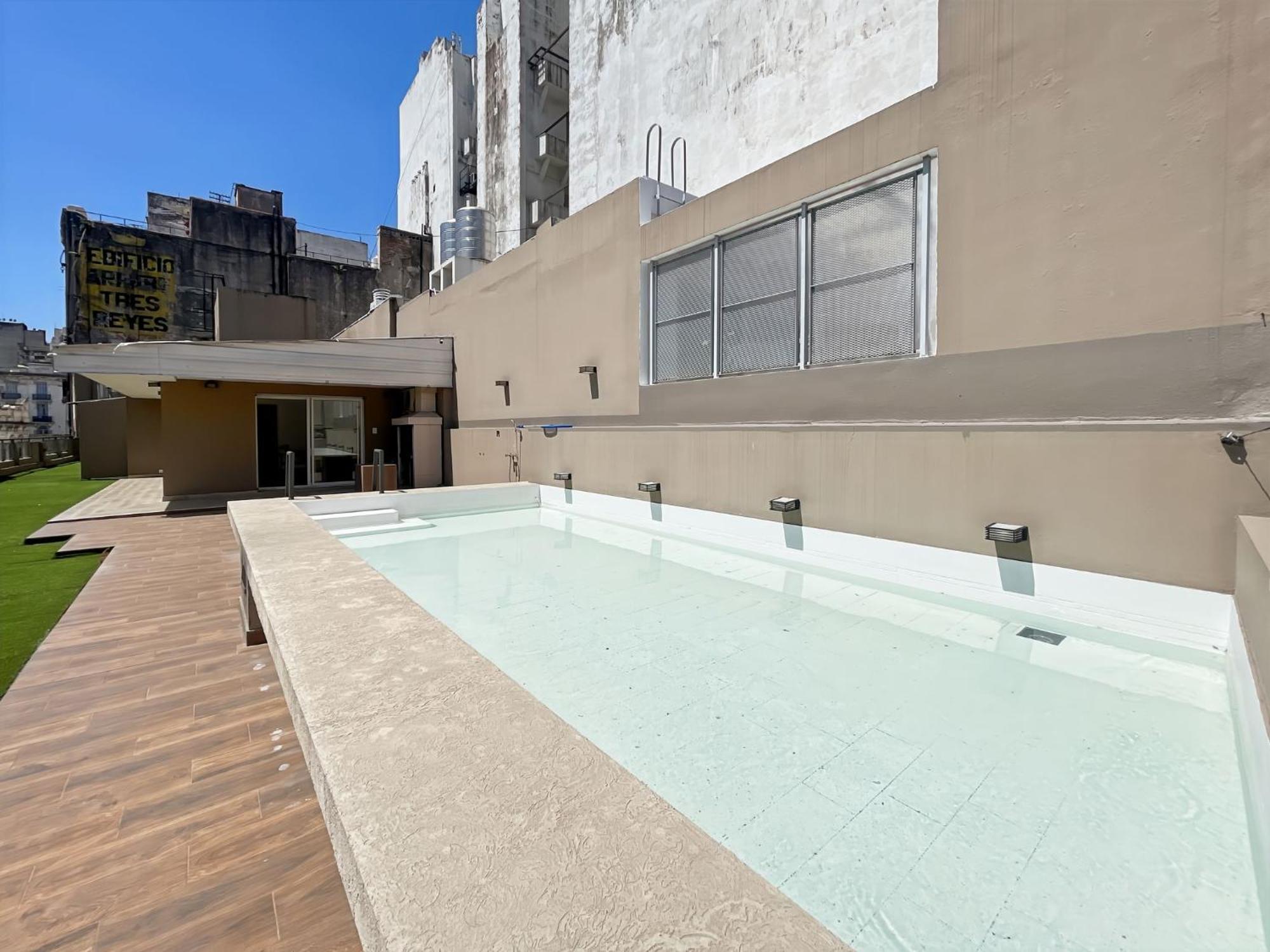 Modern With Amenities In The Heart Of The U4 Apartment *
