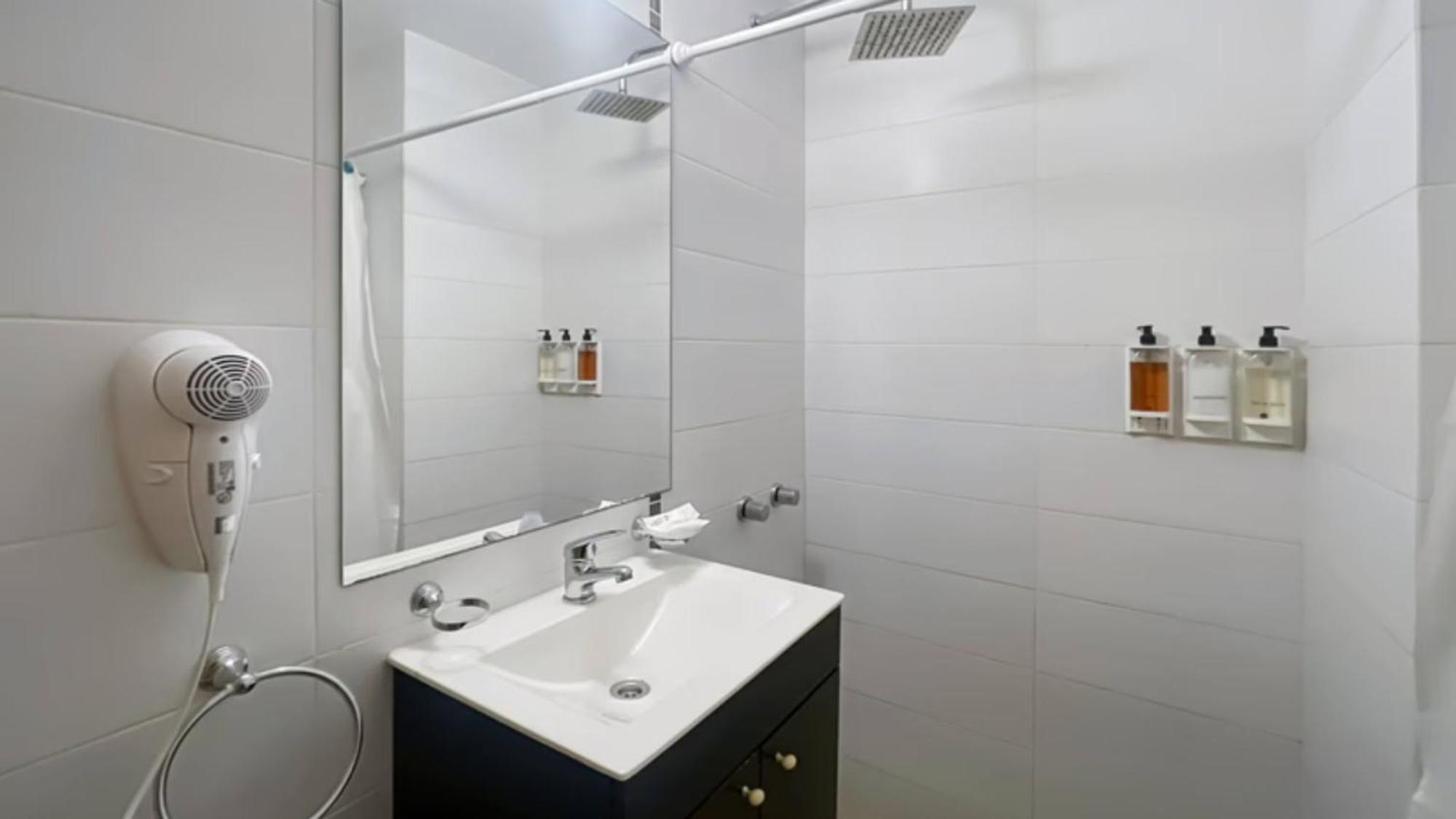 Modern With Amenities In The Heart Of The U4