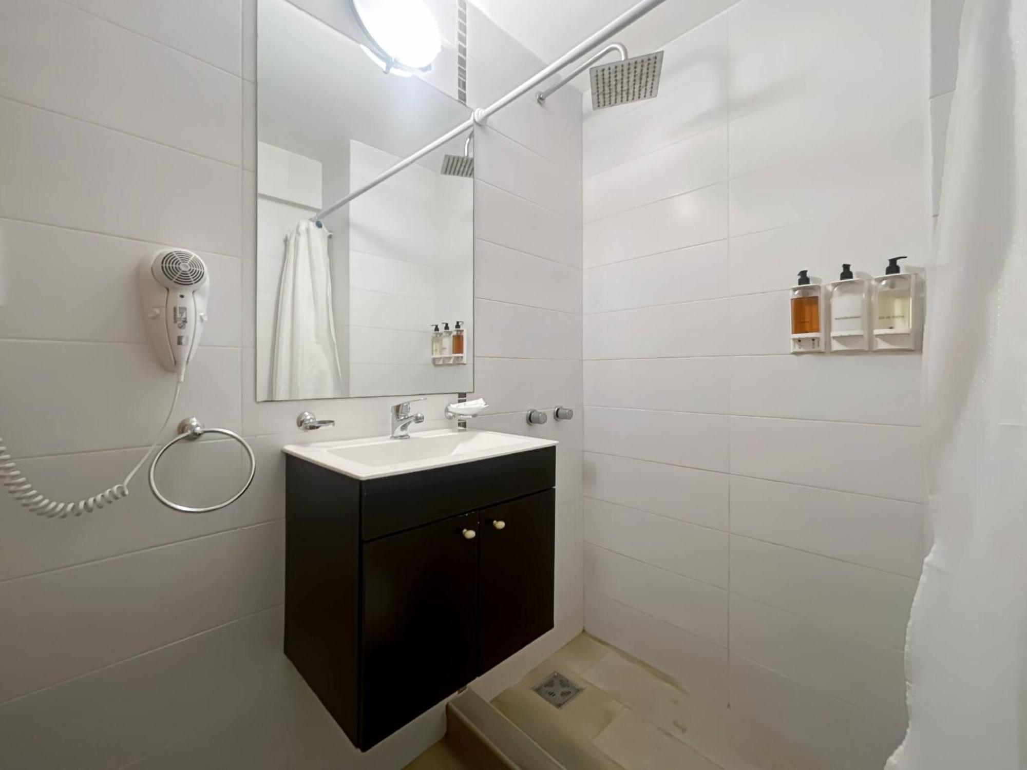 Modern With Amenities In The Heart Of The U4 *