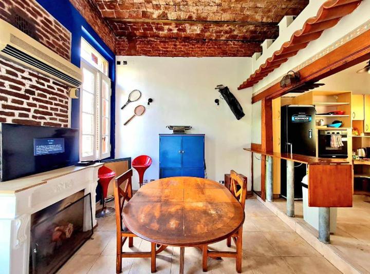 Hostel Blue St *