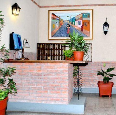 Mitre Hotel 2*