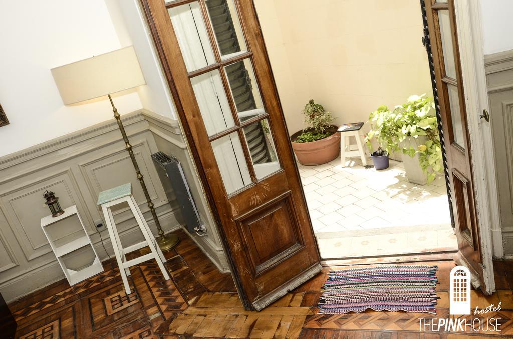 Hostel The Pink House *
