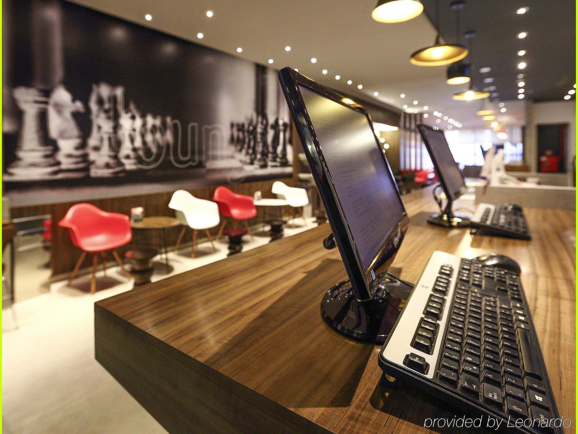 Ibis Obelisco Hotel 3*