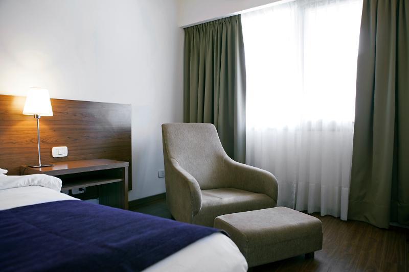 Hotel Dazzler By Wyndham Maipu 4*
