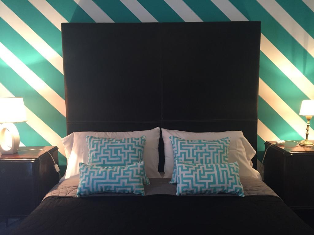 Bed & Breakfast Defensa 821