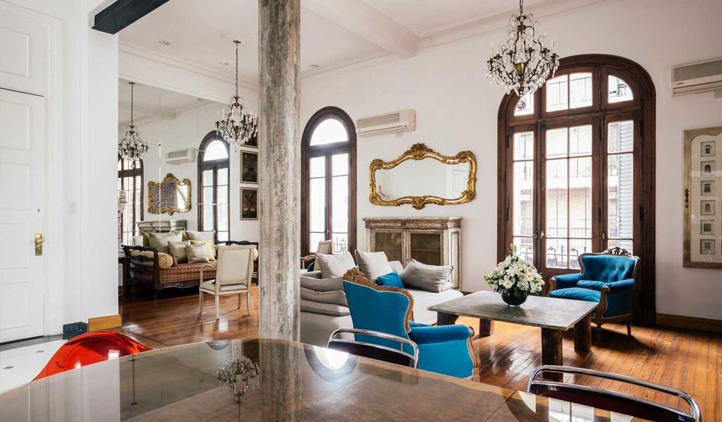 Deluxe In French Style Building Apartment