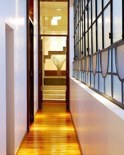 Deluxe In French Style Building Apartment