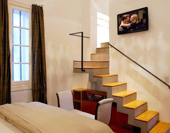 Deluxe In French Style Building Apartment