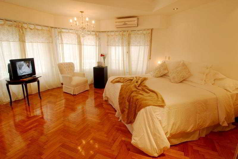 Aura Boutique