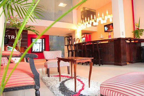 Hotel 2055 Petit * Cost *