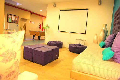 Hotel 2055 Petit * Cost *