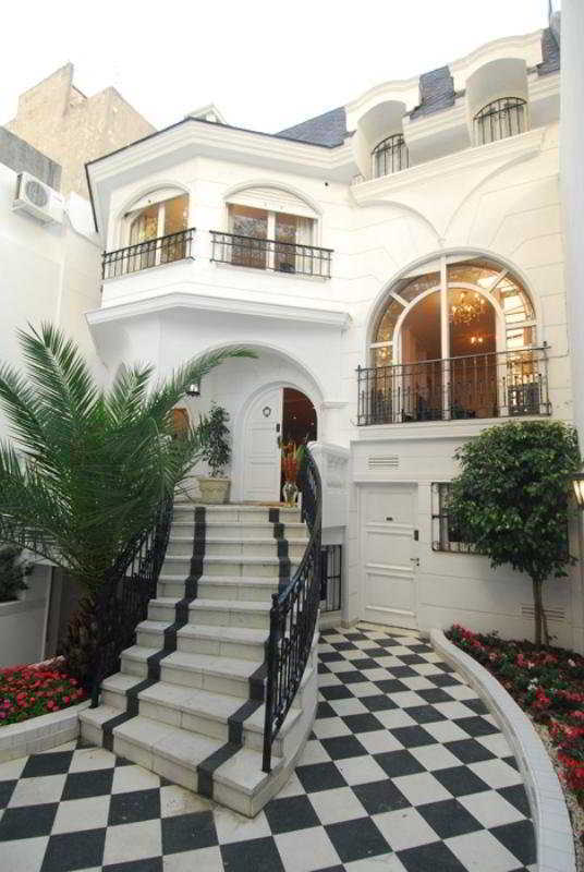 Aura Boutique