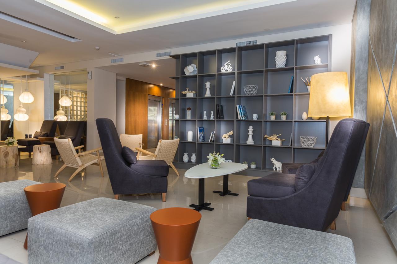 Howard Johnson Plaza Hotel 4*
