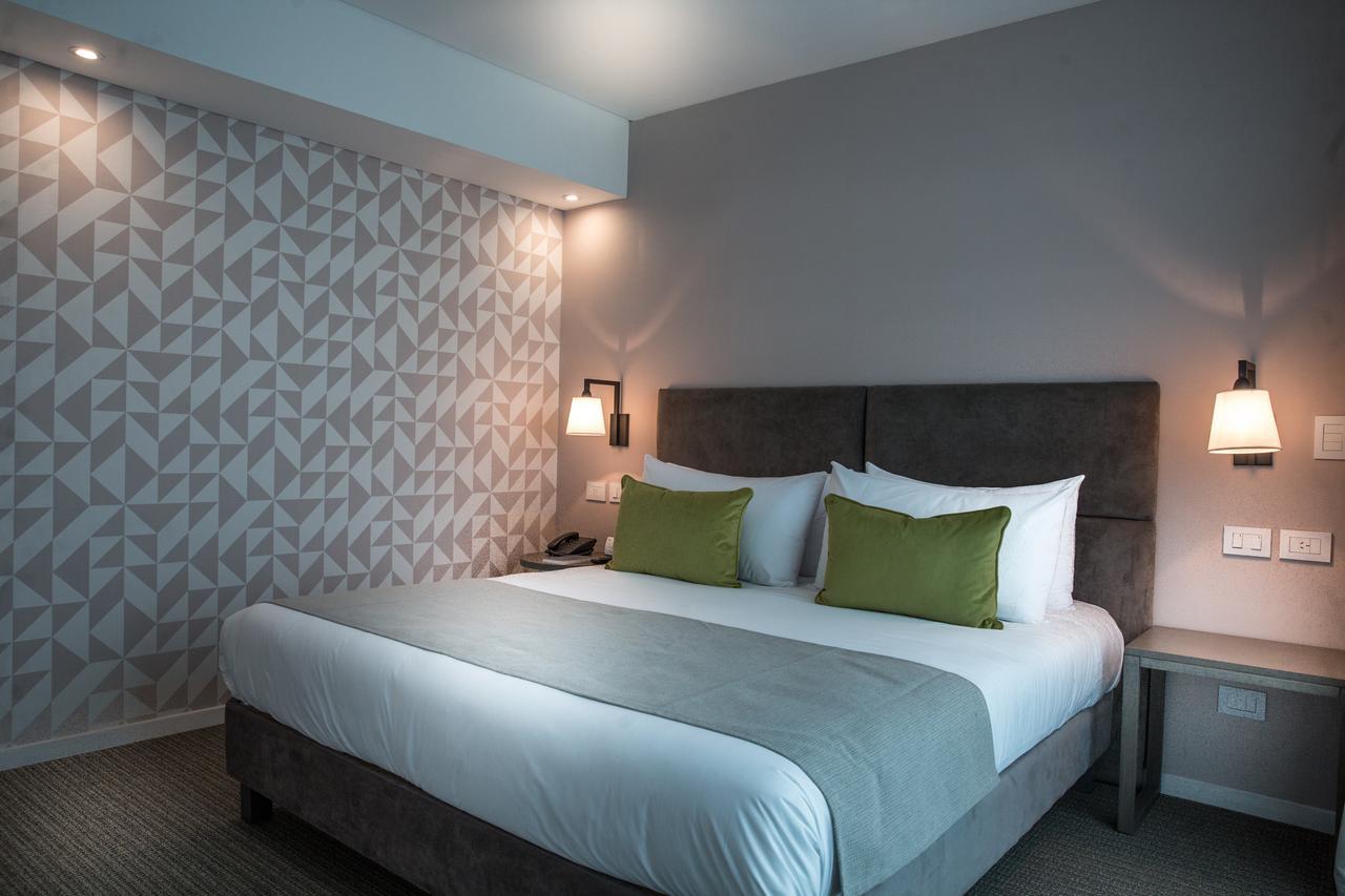 Hotel Howard Johnson Plaza