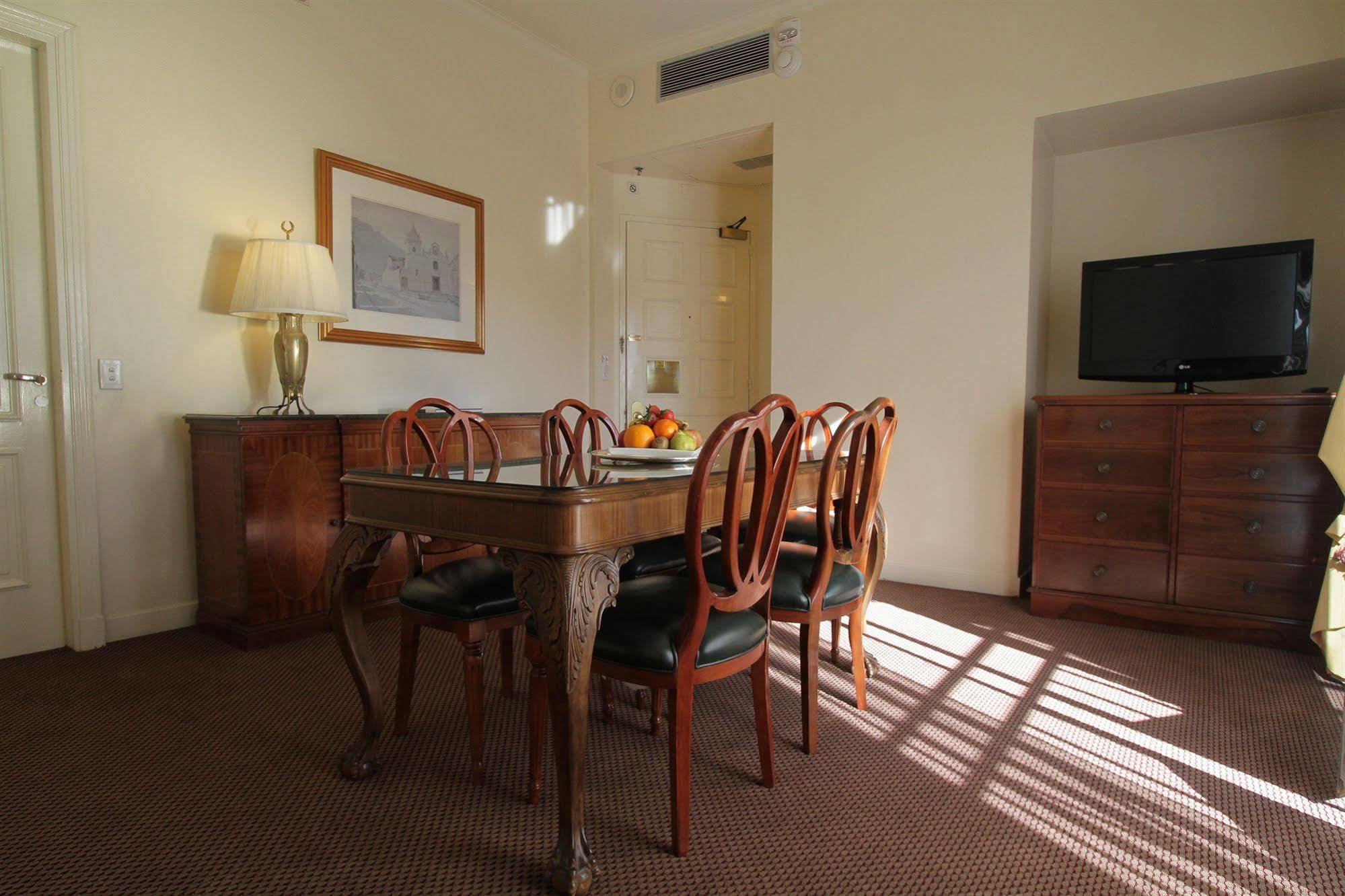 Plaza Hotel 5*