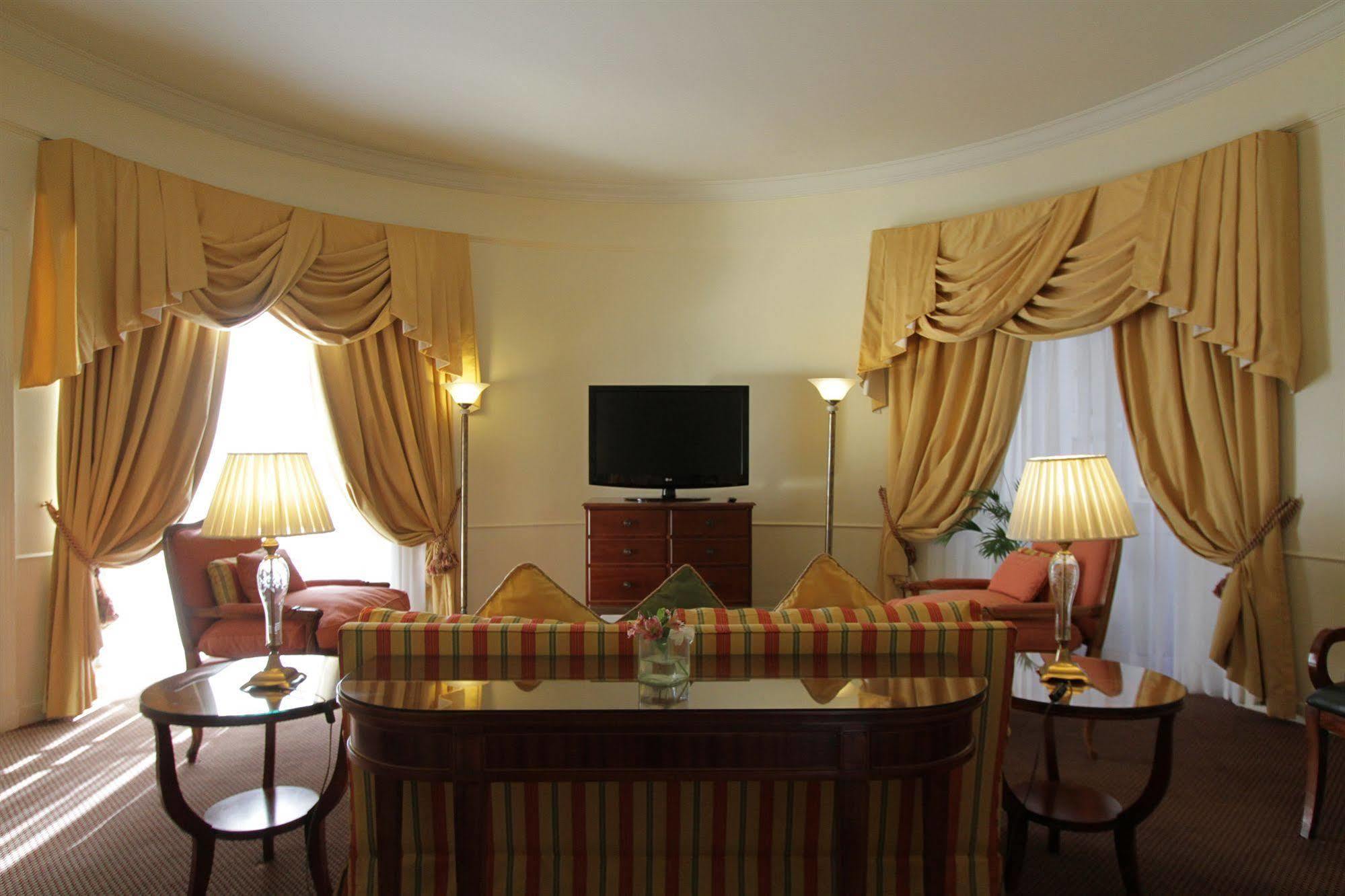 Hotel Plaza 5*