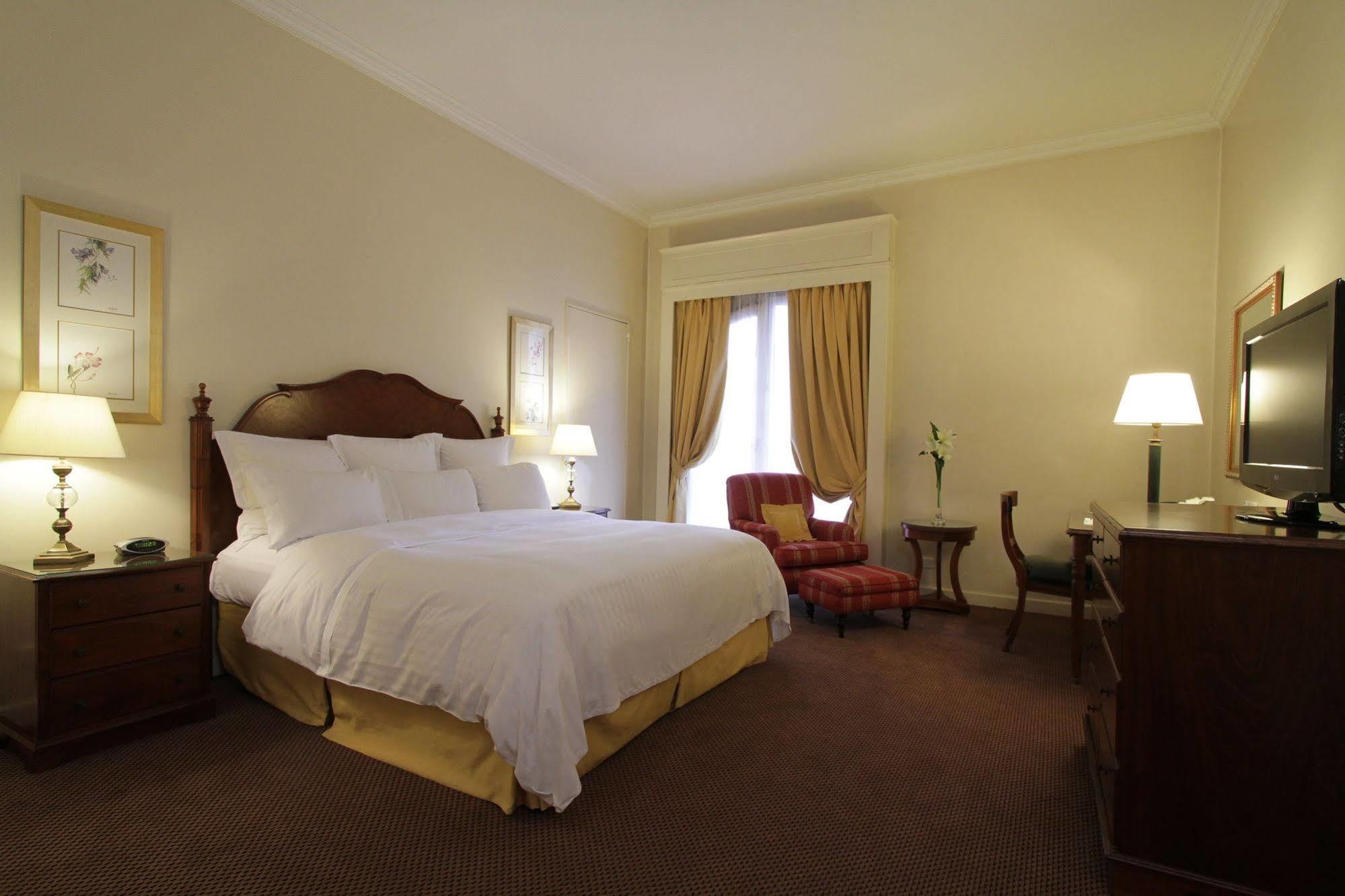 Plaza Hotel 5*
