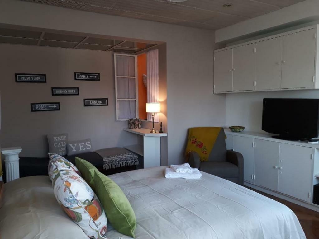 Dpto. Av. Corrientes Al 700-centro Apartamento