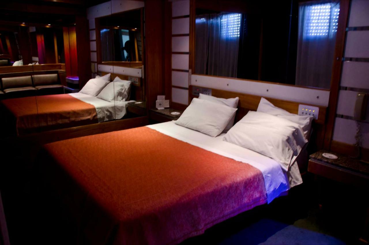 Liebeshotel Cedro Azul *
