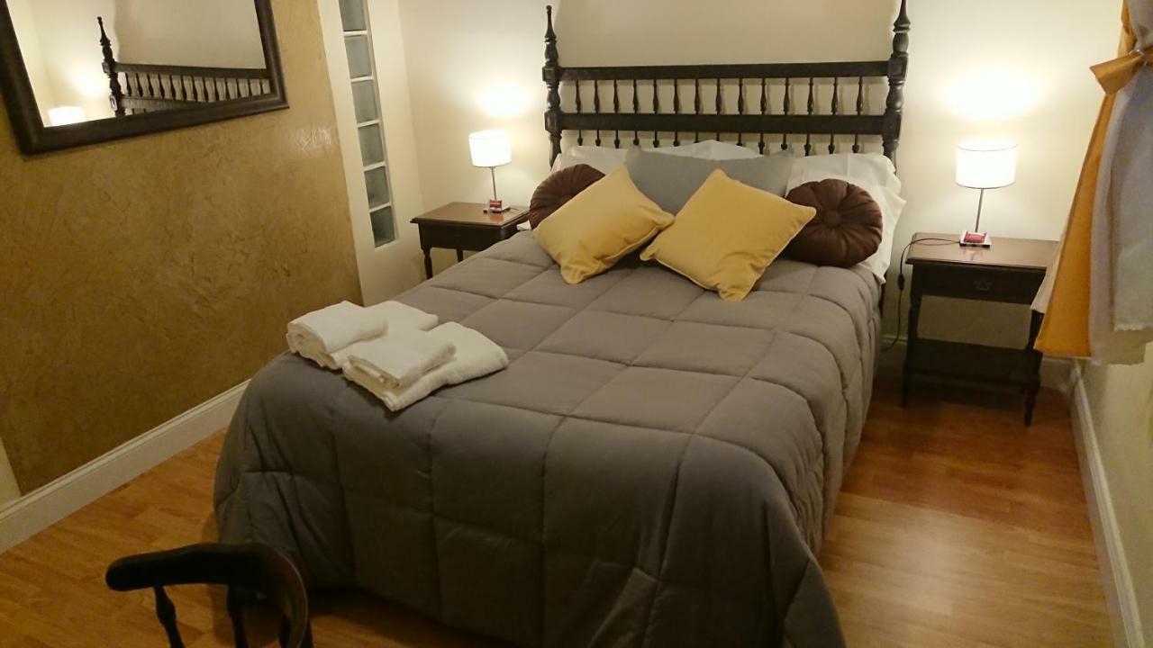 Excelente Departamento Con Balcon A La Calle Sobre Avenida Apartment *